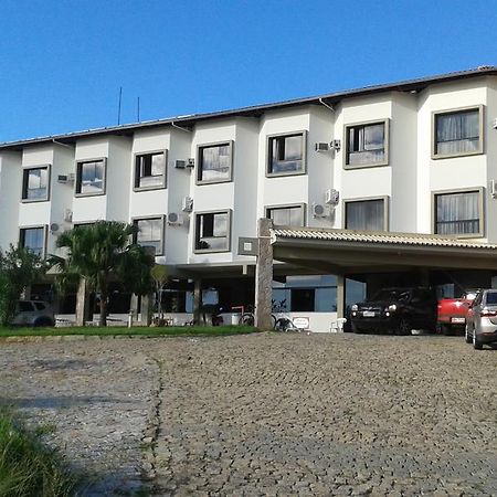 Pousada Das Araras Itaobim Exterior photo